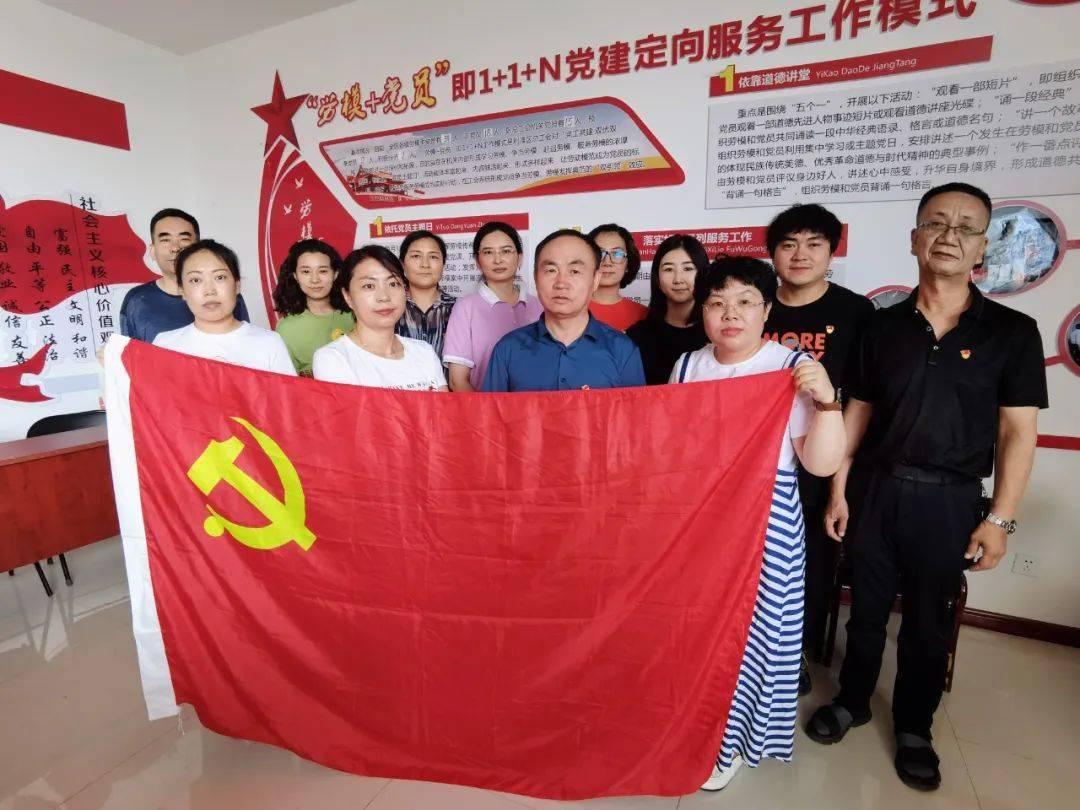 被困在殿堂的学生